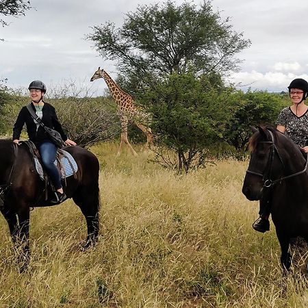 The Baobab Bush Lodge And Villa 호에드스프뤼트 외부 사진