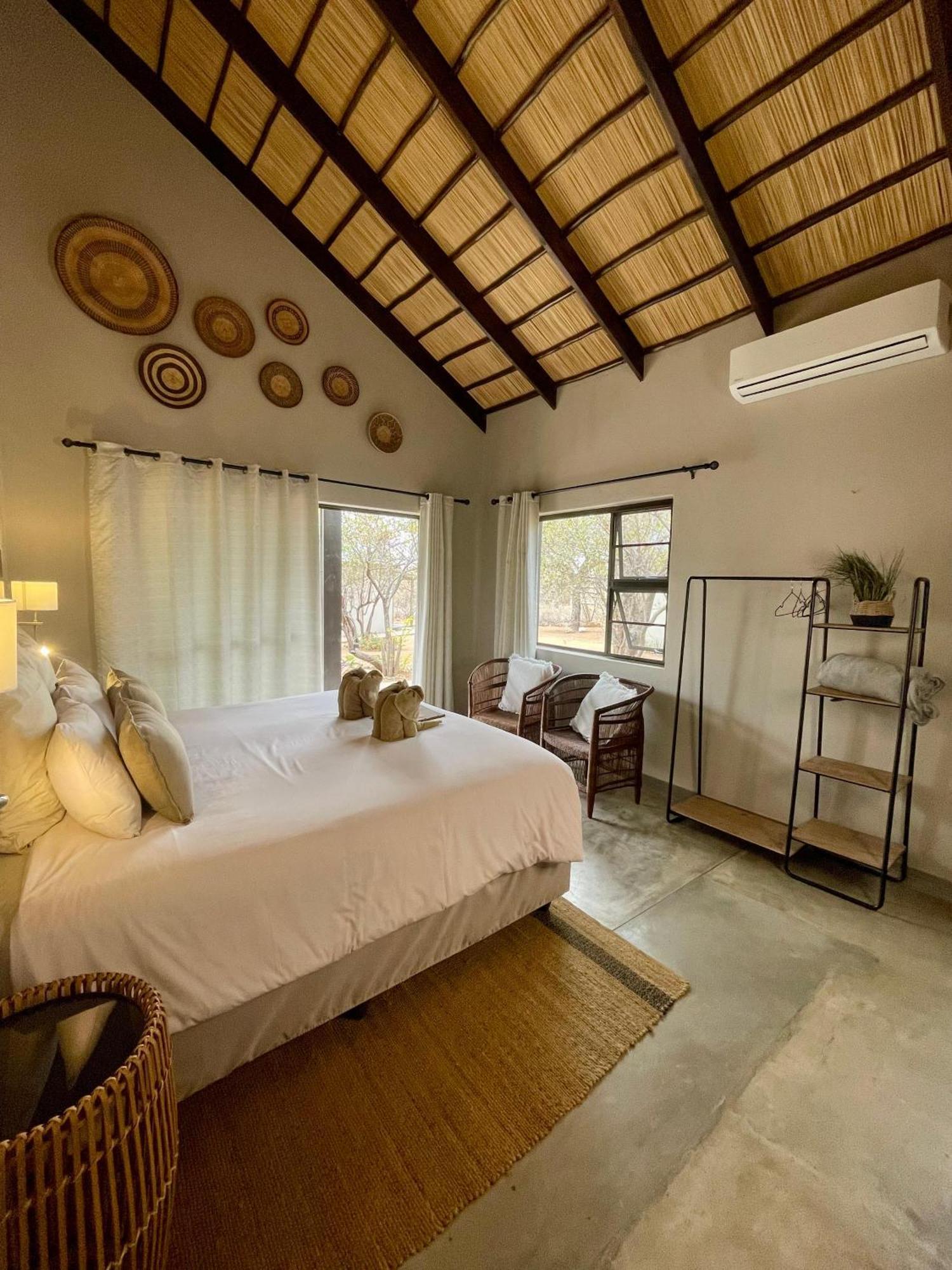 The Baobab Bush Lodge And Villa 호에드스프뤼트 외부 사진