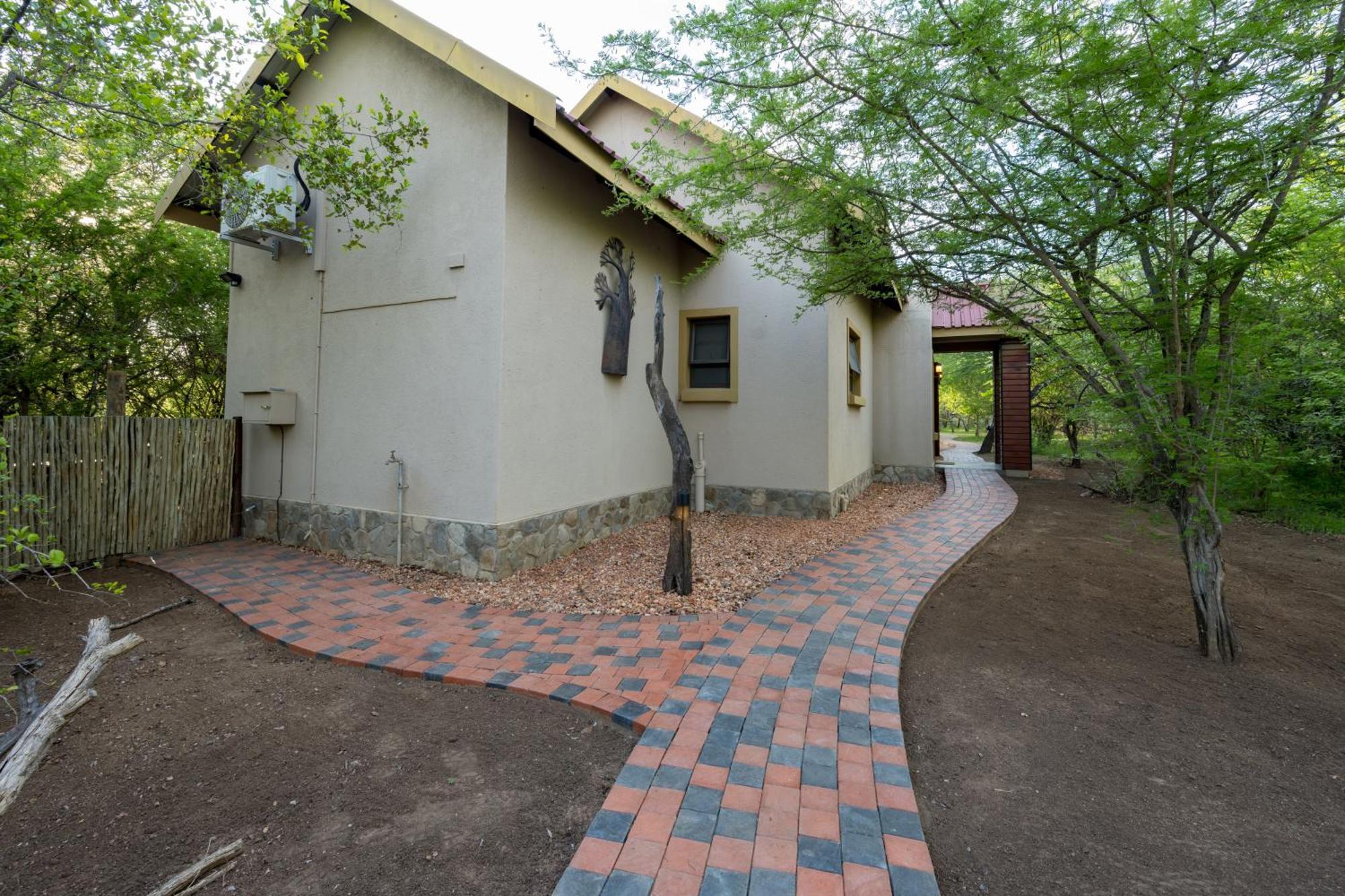The Baobab Bush Lodge And Villa 호에드스프뤼트 외부 사진