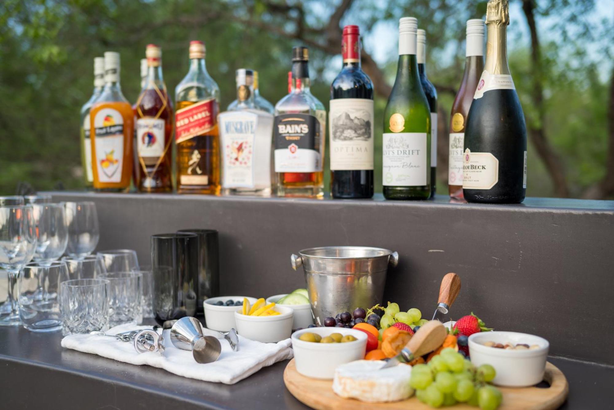 The Baobab Bush Lodge And Villa 호에드스프뤼트 외부 사진