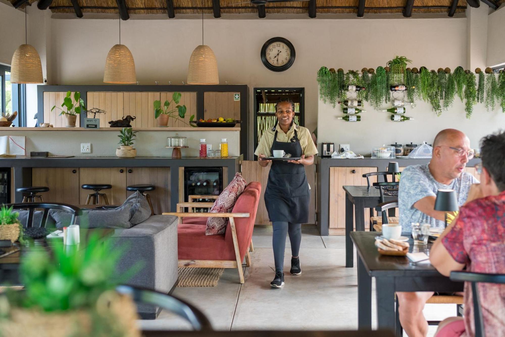The Baobab Bush Lodge And Villa 호에드스프뤼트 외부 사진